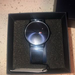 TOMMY HILFIGER WOMEN'S QUARTZ WATCH